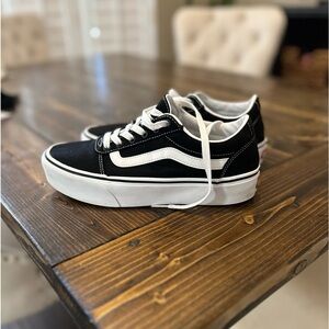 Women’s Vans stackform shoe